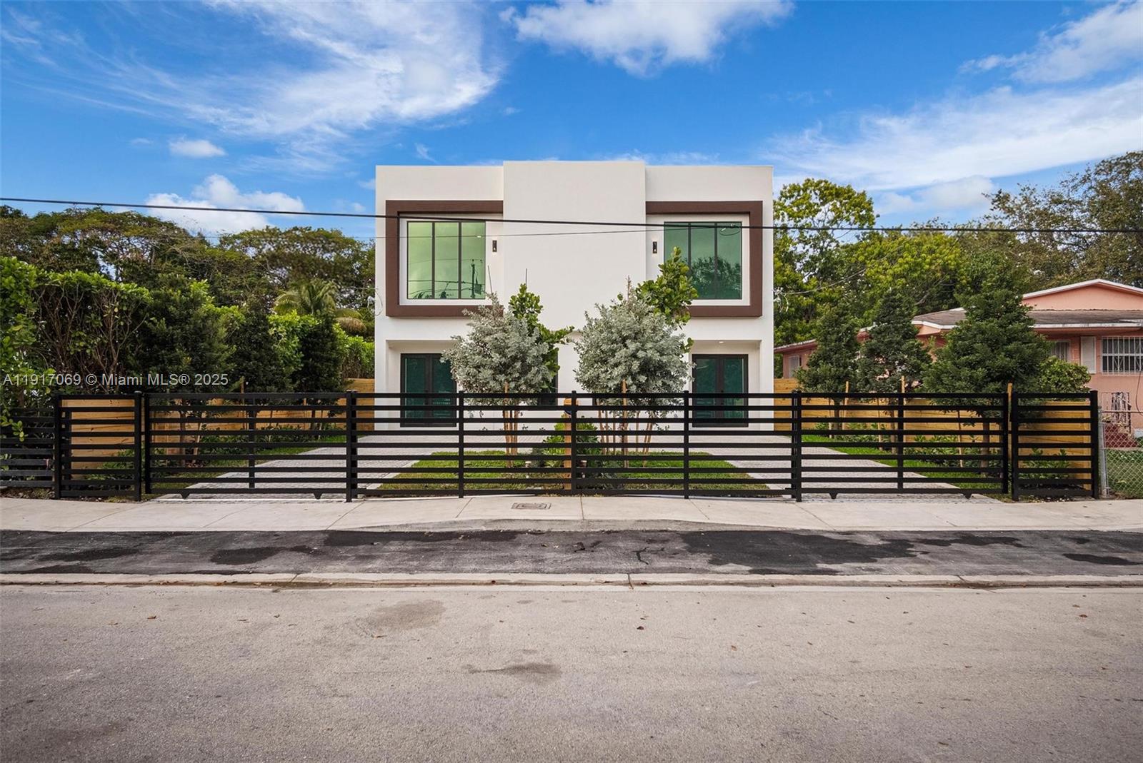 535 NW 52nd St, Miami FL 33127