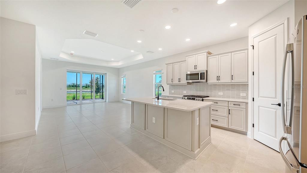 17682 SYLVESTER DRIVE, VENICE, FL — photo 4 of 30