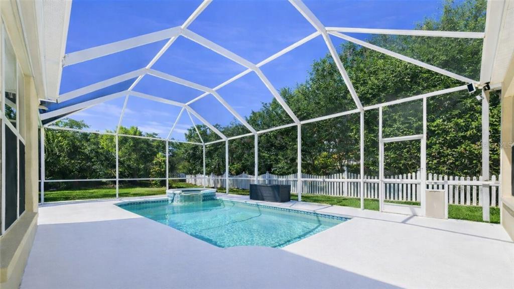 3209 PARTRIDGE POINT TRAIL, VALRICO, FL — photo 2 of 30