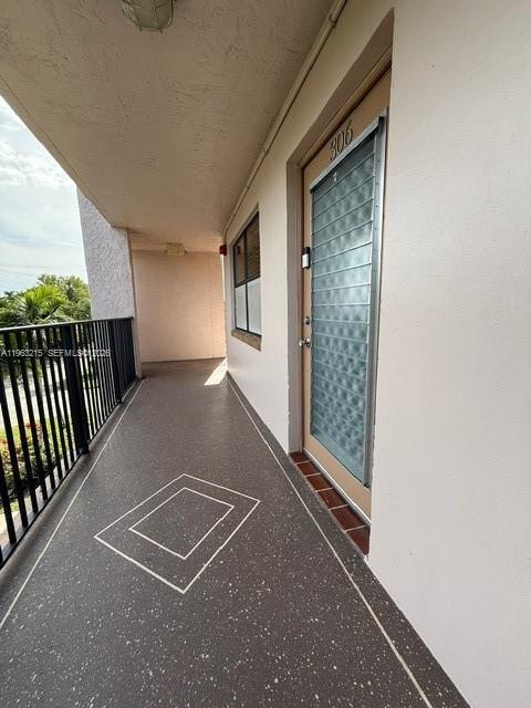 2981 N Nob Hill Rd # 306, Sunrise FL 33322