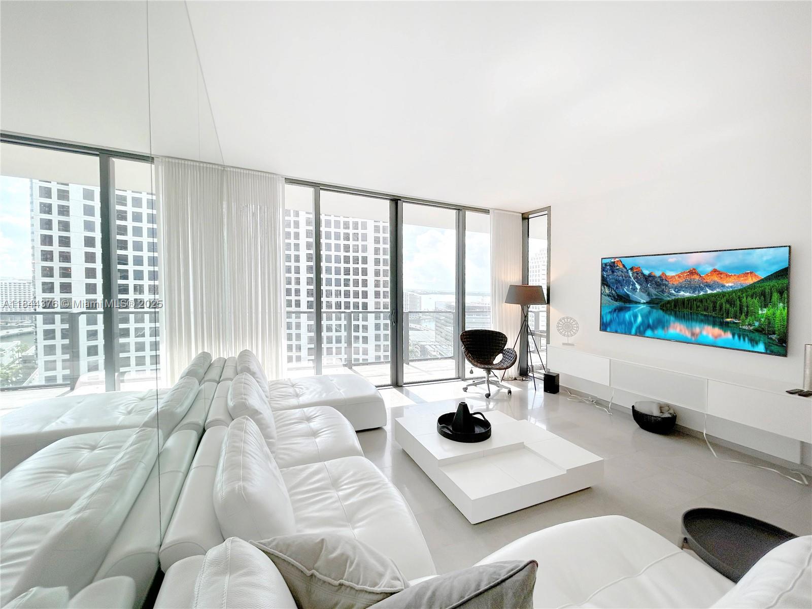 68 SE 6th St # 1903, Miami FL 33131