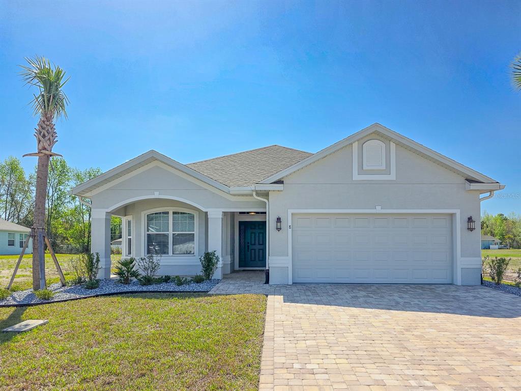 8 LAKELAND WAY