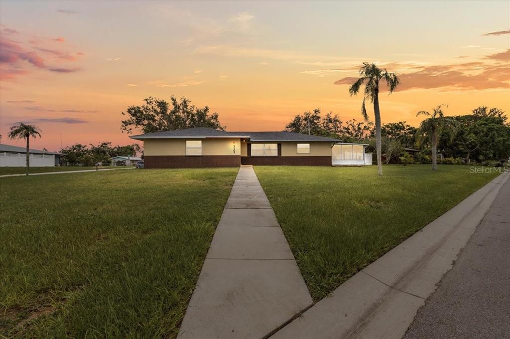 3105 OXFORD DRIVE W