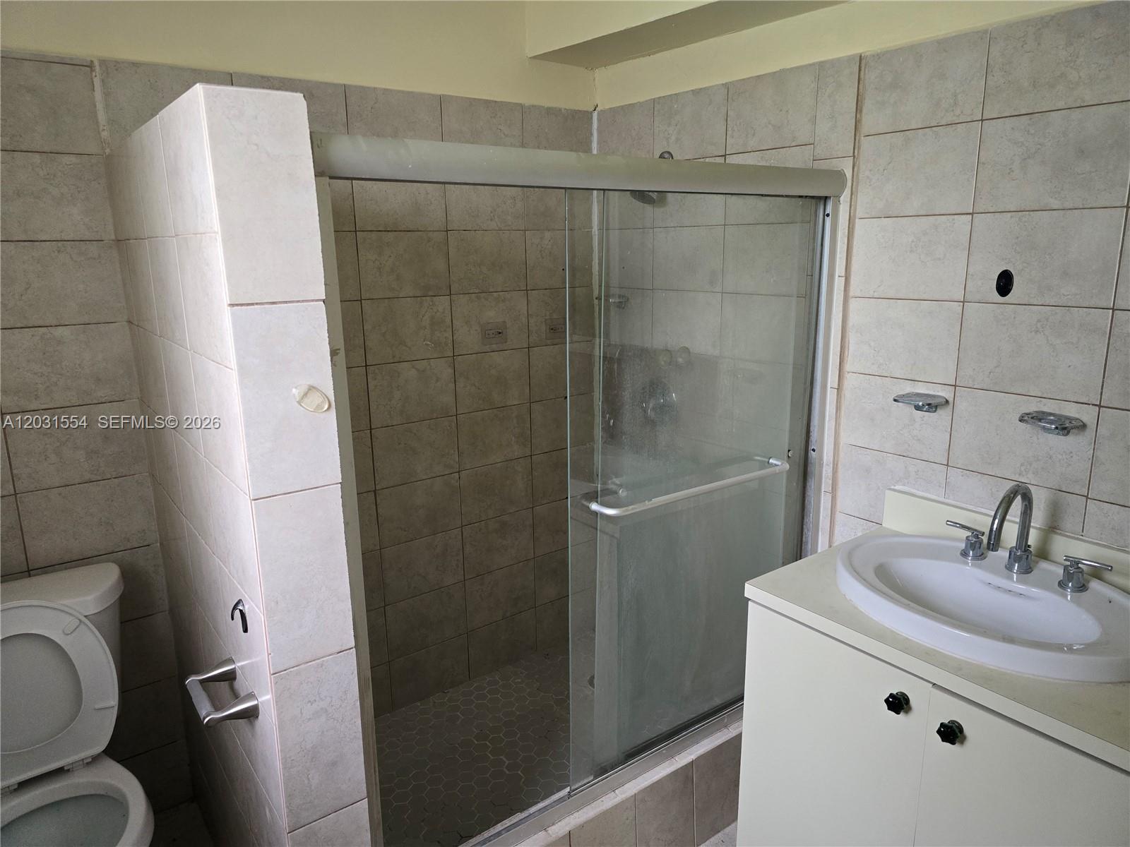 840 NE 124th St # 1, North Miami FL 33161