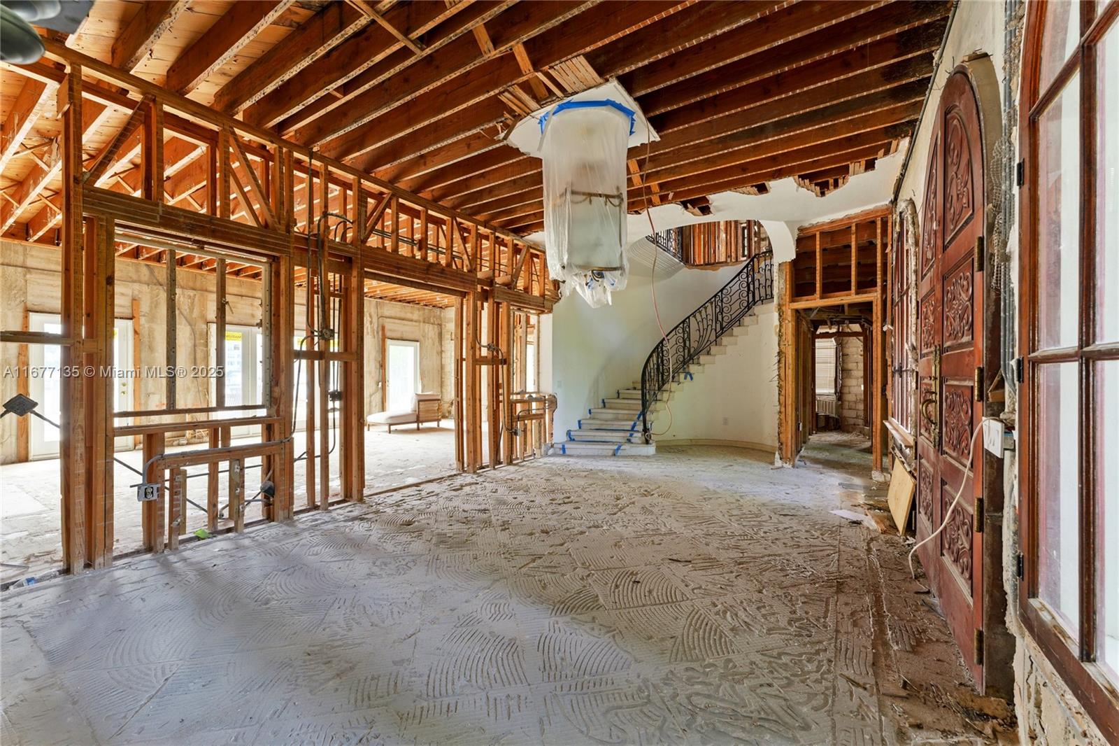 5681 Pine Tree Dr, Miami Beach FL 33140