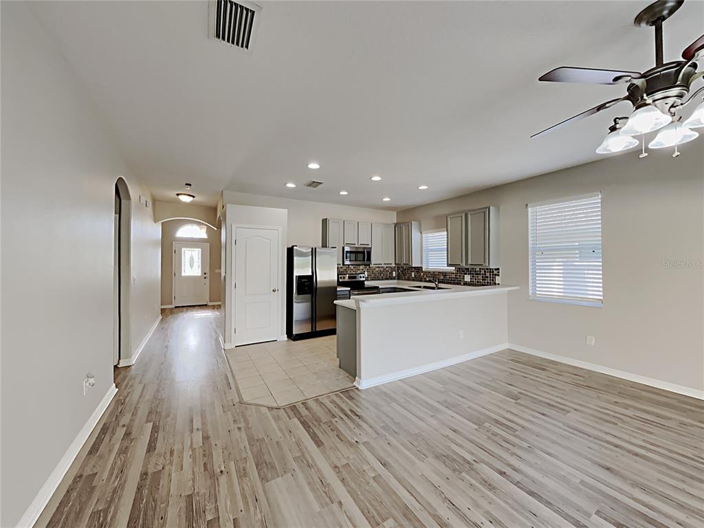 4020 LANGDRUM DRIVE, WESLEY CHAPEL, FL — photo 2 of 24