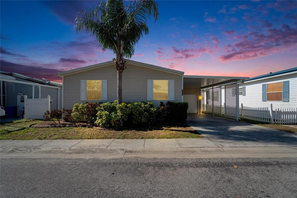 8528 FANTASIA PARK WAY