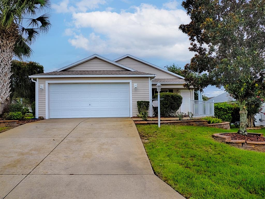 250 ARBELLA LOOP, THE VILLAGES, FL — photo 3 of 30
