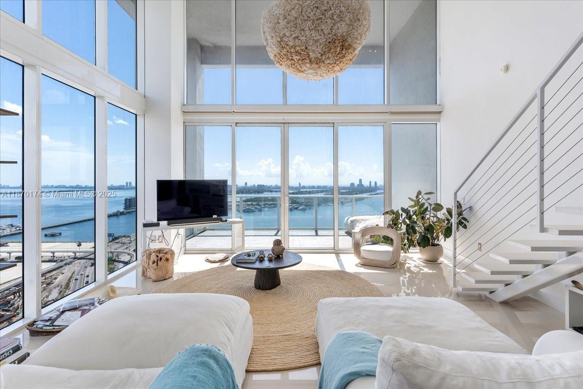 1040 Biscayne Blvd # 2904, Miami FL 33132