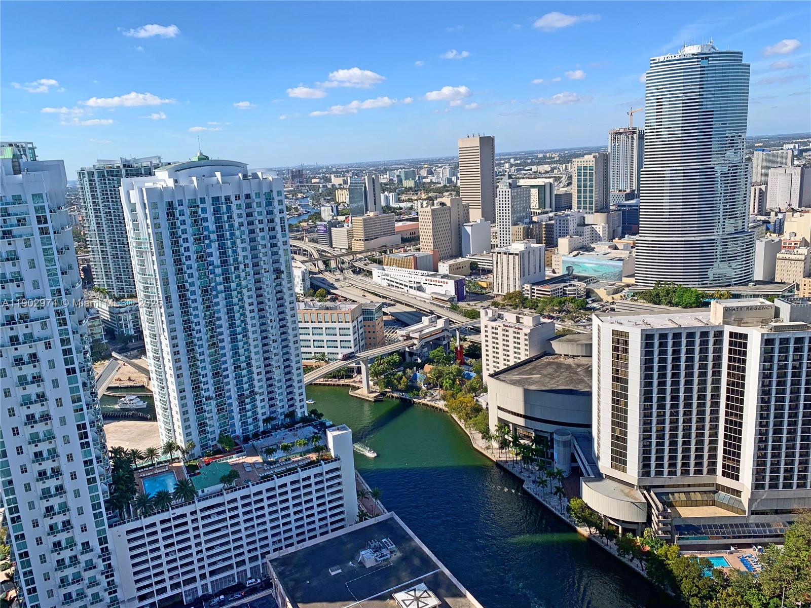 MIAMI, FL — photo 2 of 13