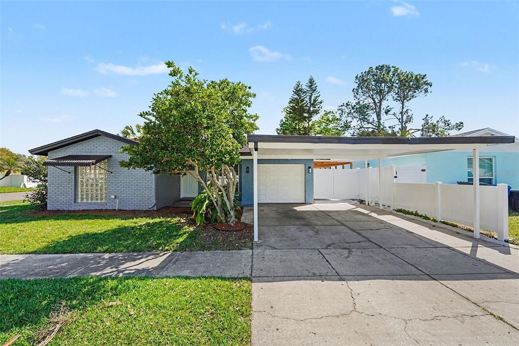 8907 LEEWARD DRIVE