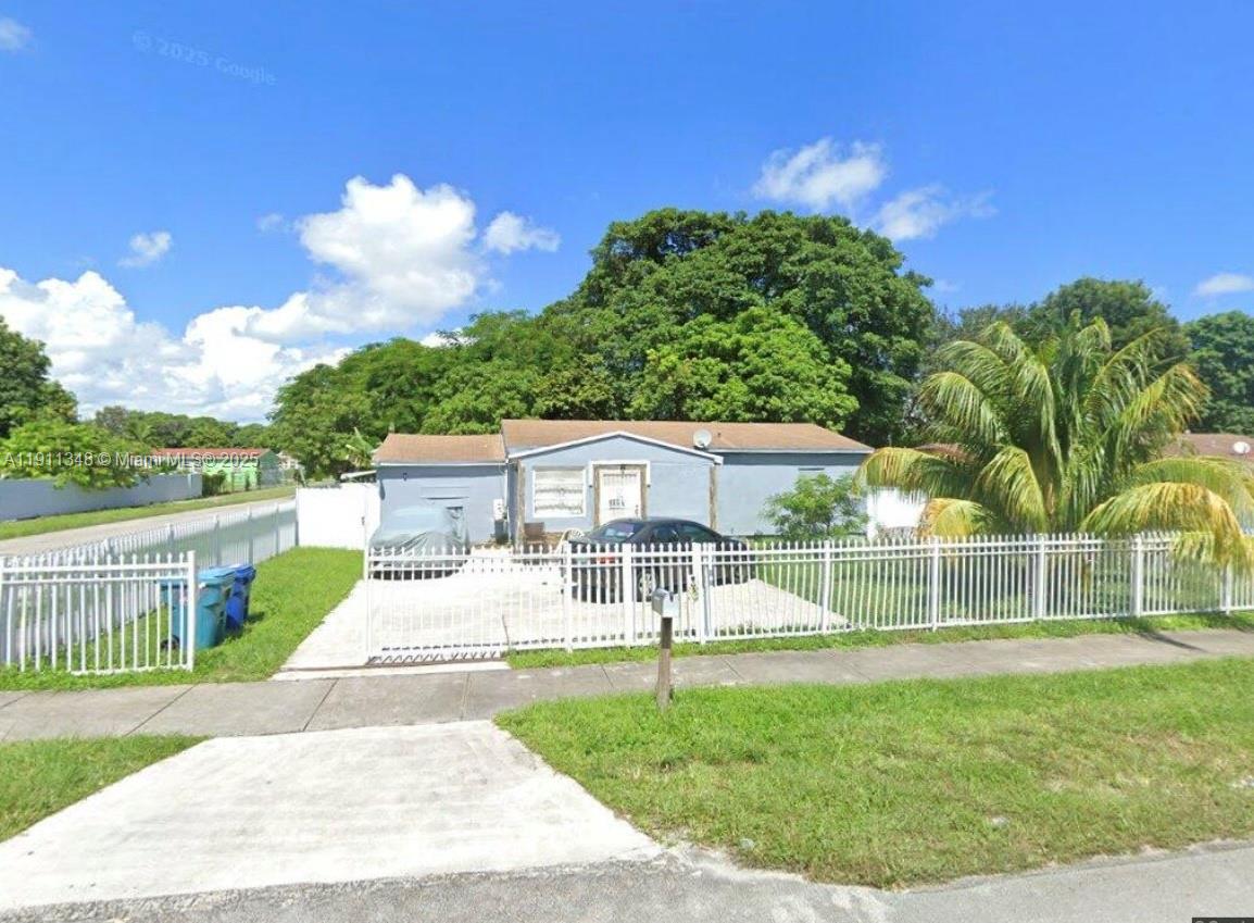1487 NW 100th St, Miami FL 33147