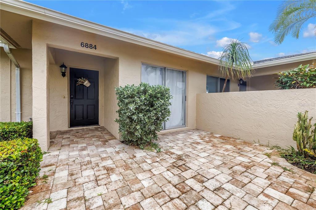 6884 W COUNTRY CLUB LANE