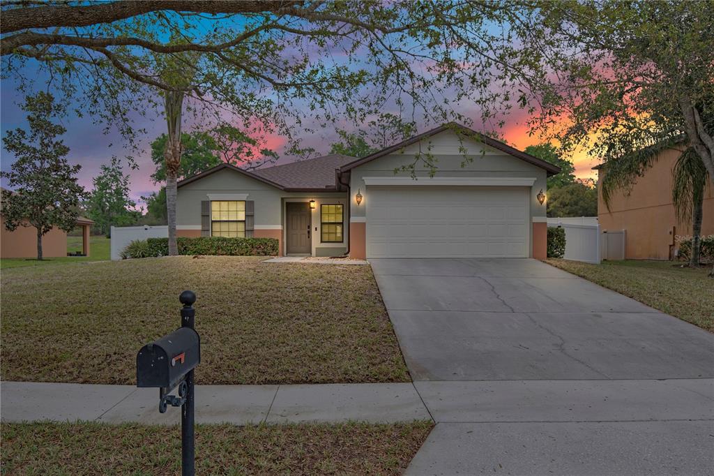 1763 WATERSIDE OAKS DRIVE