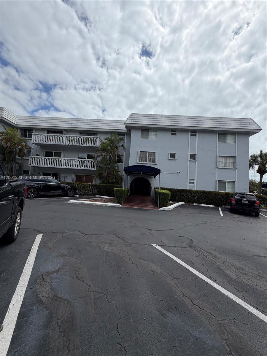 100 Edgewater Dr # 127, Coral Gables FL 33133