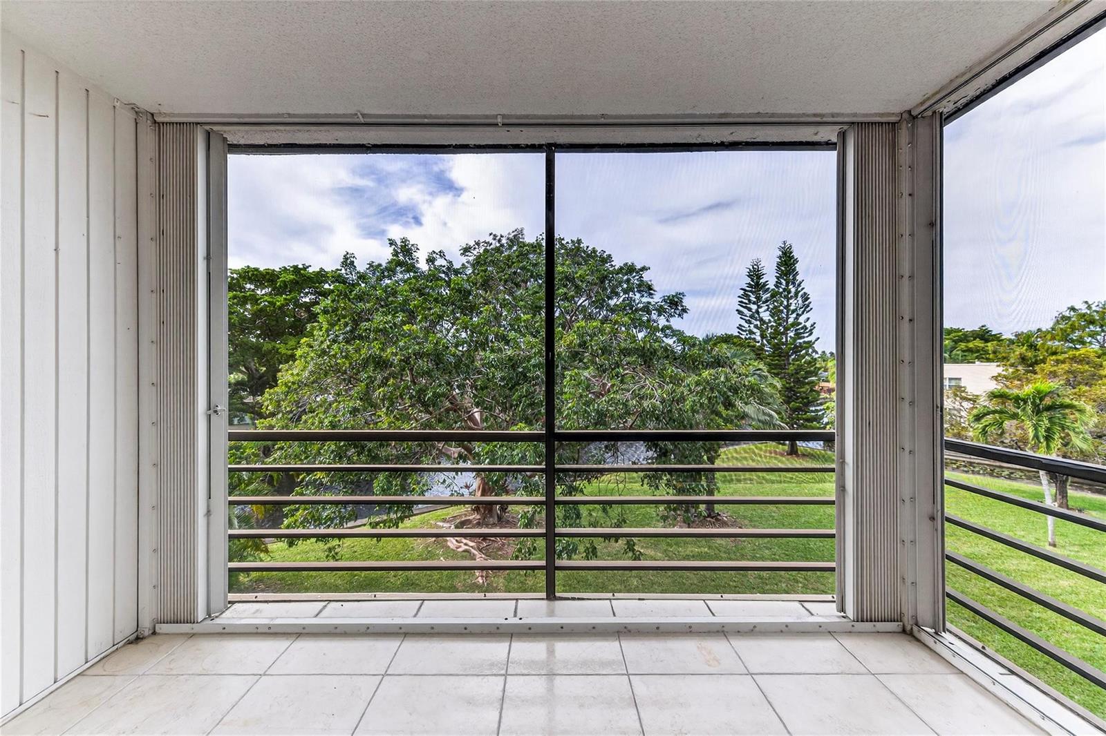 112 Royal Park Drive # 3d, Oakland Park FL 33309