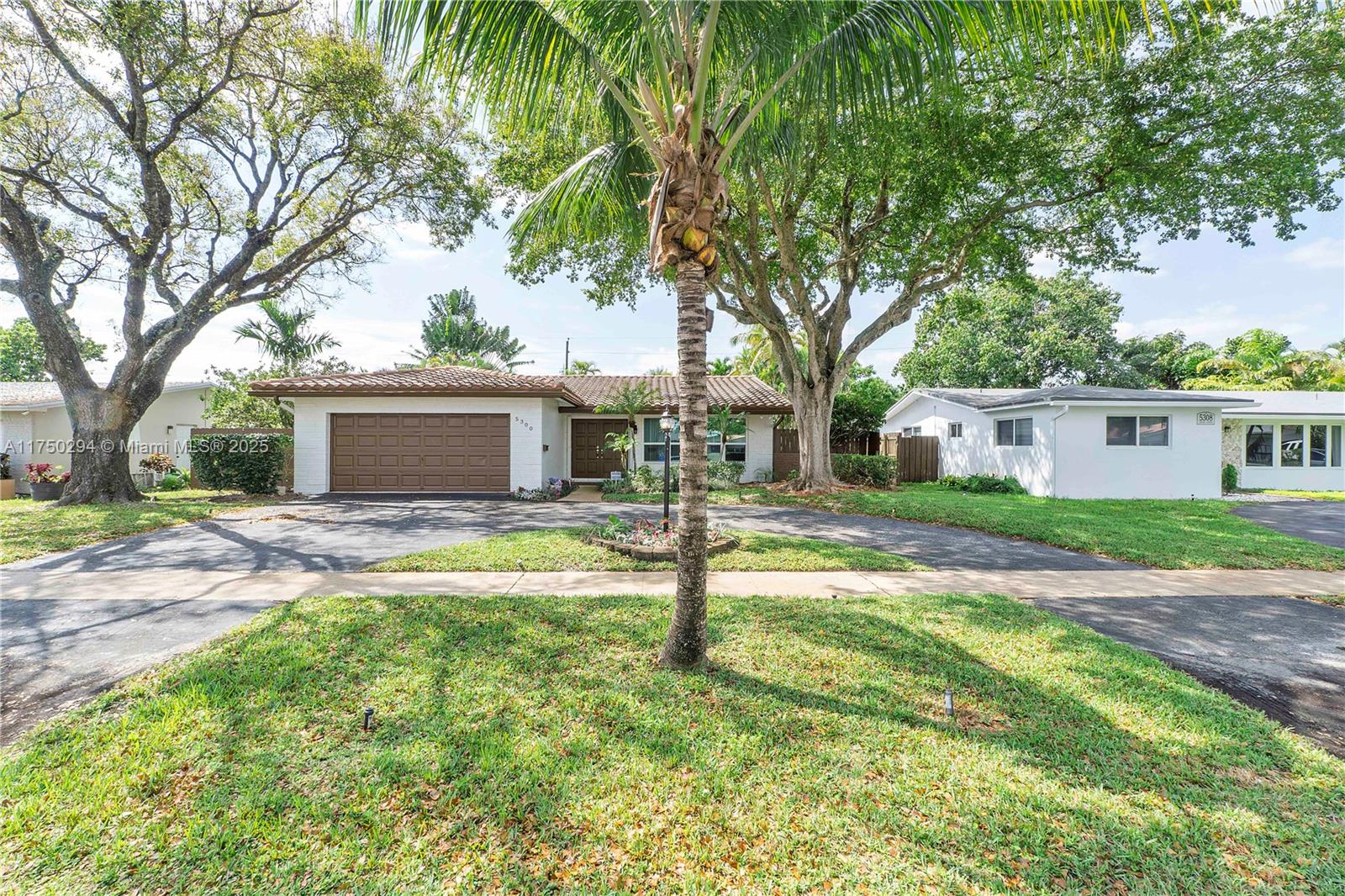 5300 Adams St, Hollywood FL 33021