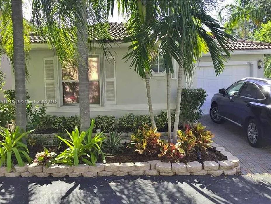 1140 Lidflower St, Hollywood FL 33019