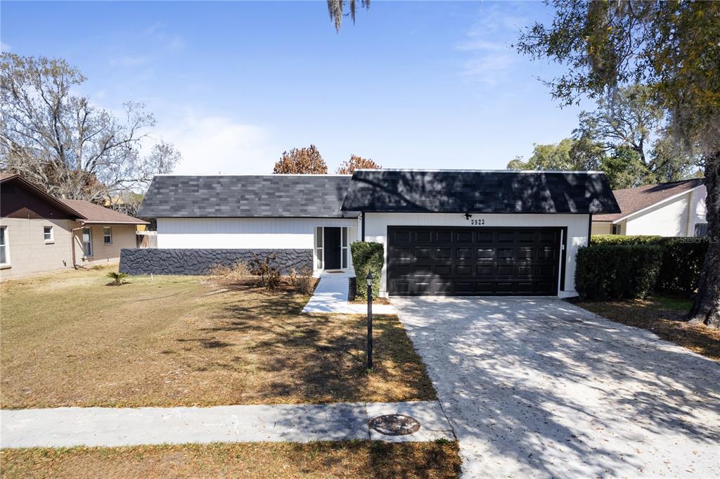 5923 STRATTON LANE