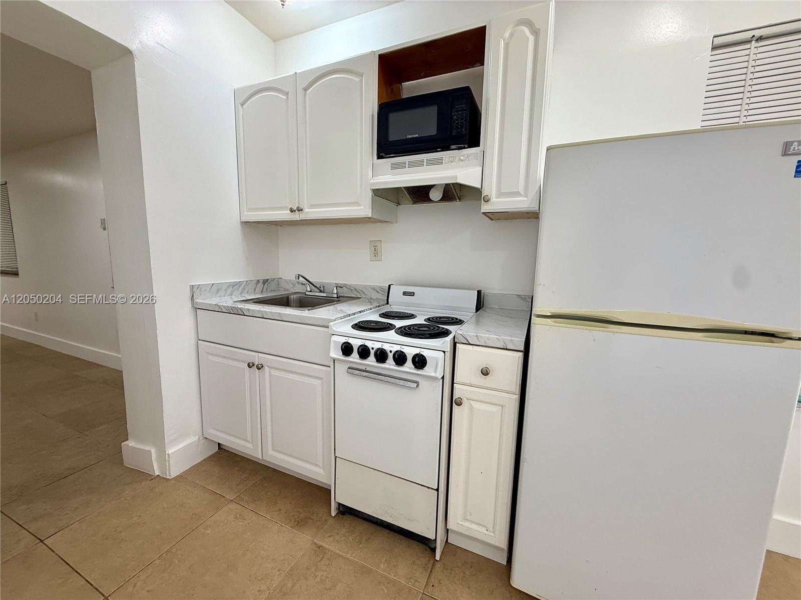 427 NE 62nd St # 14, Miami FL 33138