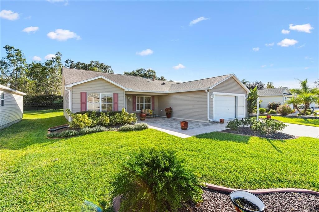 939 LIVINGSTON LOOP