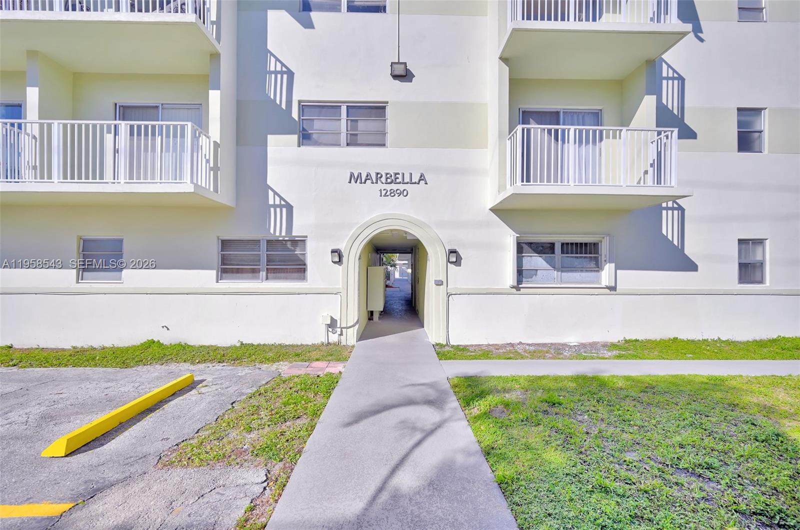 12890 NE 8th Ave # 208, North Miami FL 33161