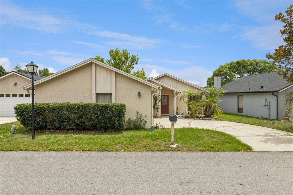 1441 FOREST HILLS DRIVE
