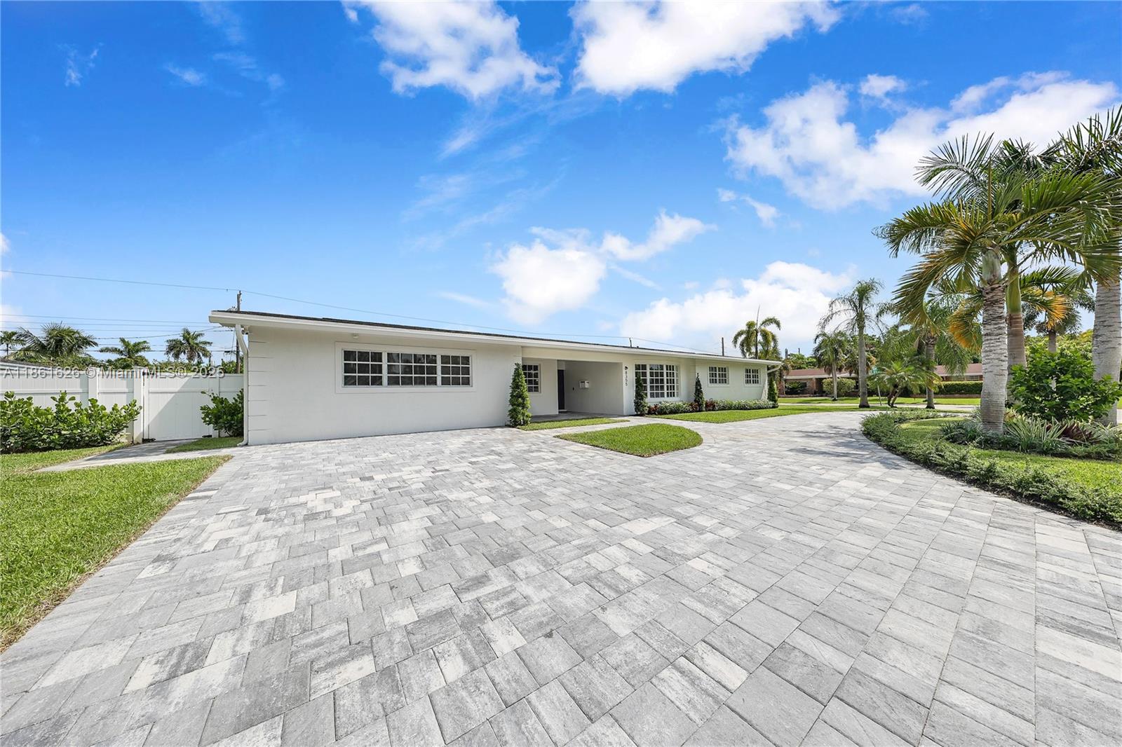 8355 SW 89th St, Miami FL 33156