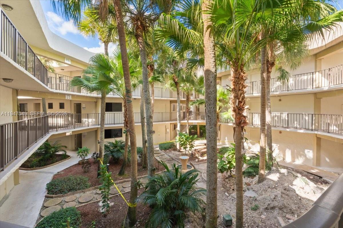 8075 SW 107th Ave # 221, Miami FL 33173