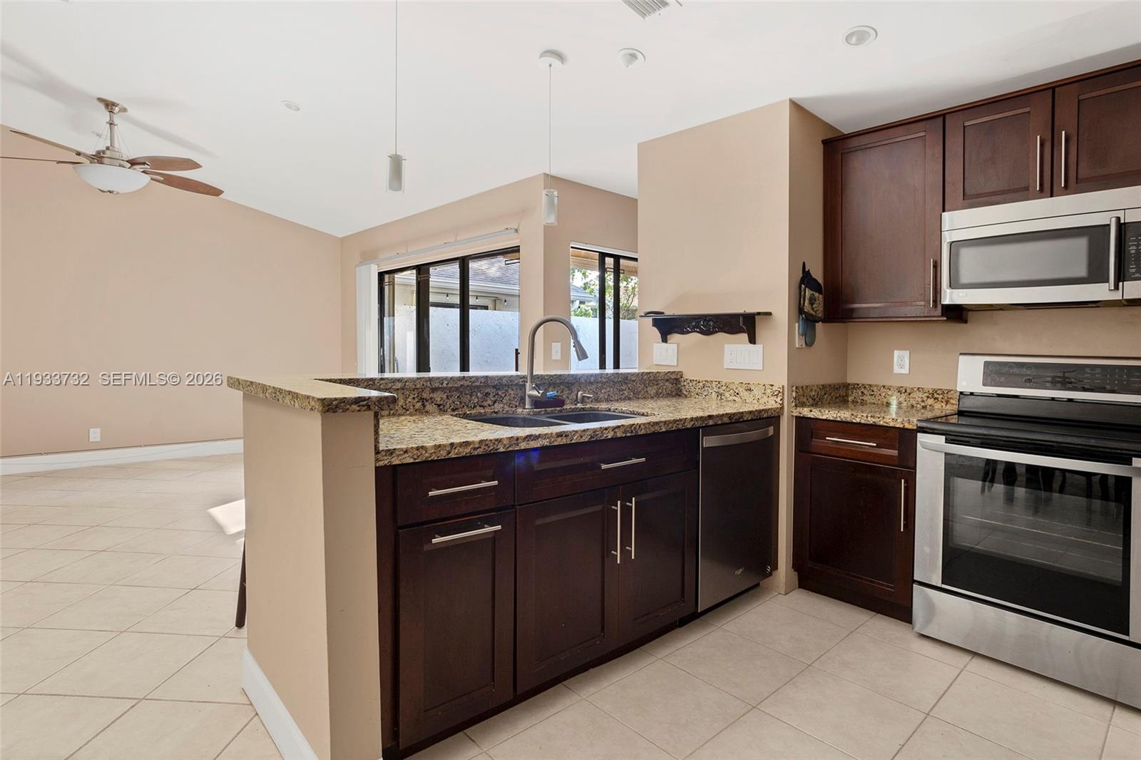3074 S Oakland Forest Dr # 702, Oakland Park FL 33309