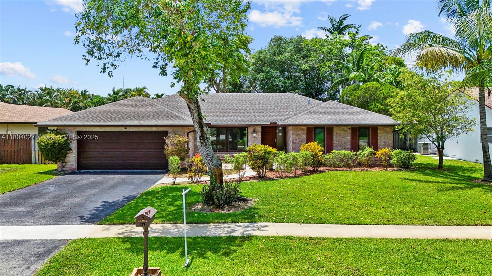 1281 NW 76th Ave, Plantation FL 33322