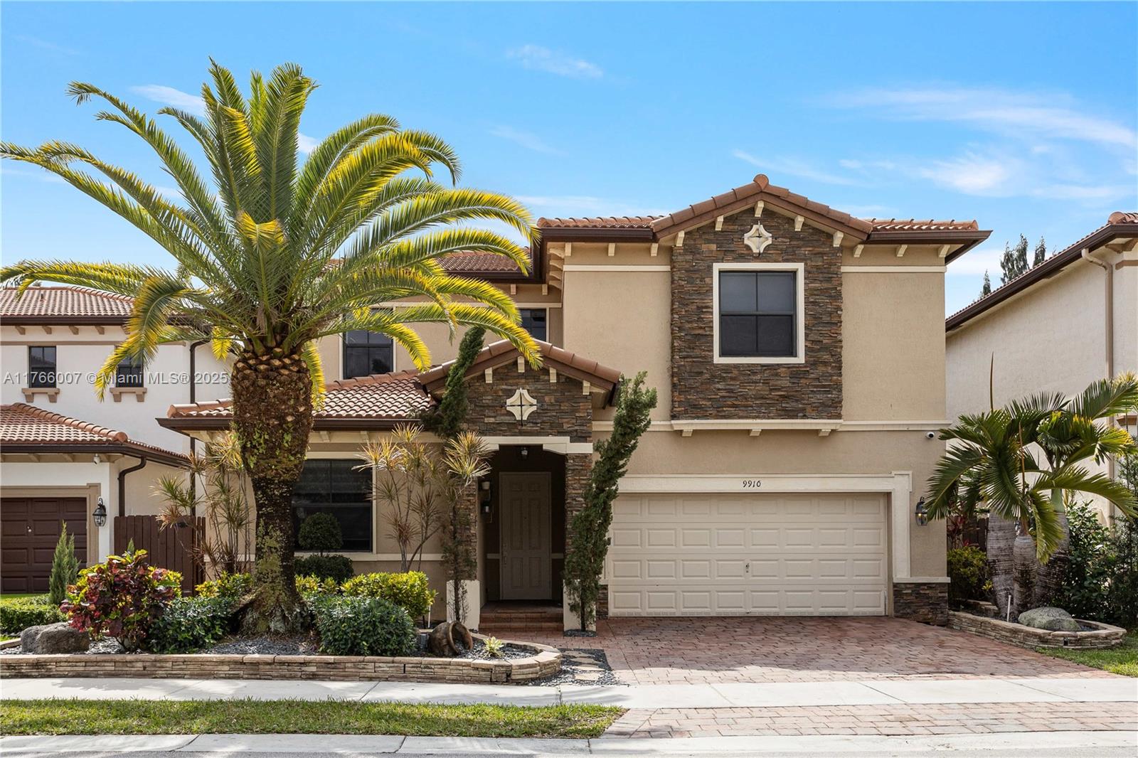 9910 NW 86th Ter, Doral FL 33178