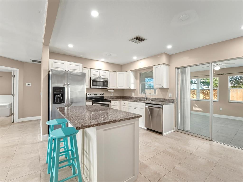 1017 ROSEDALE ROAD, VENICE, FL — photo 4 of 30
