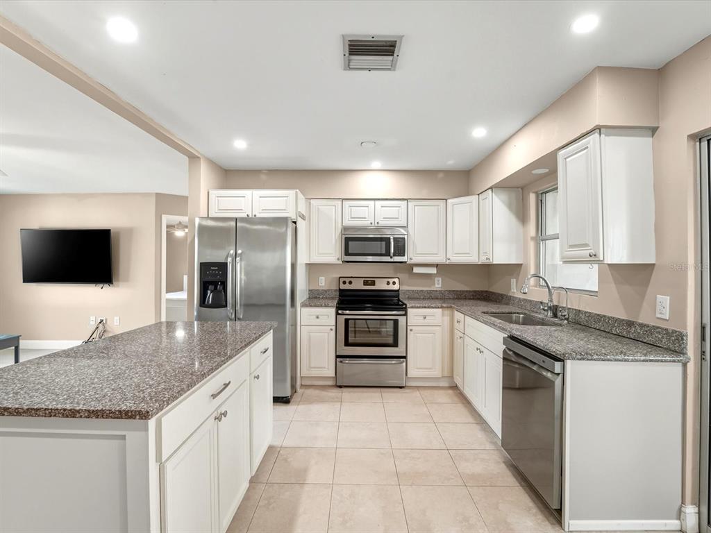 1017 ROSEDALE ROAD, VENICE, FL — photo 5 of 30