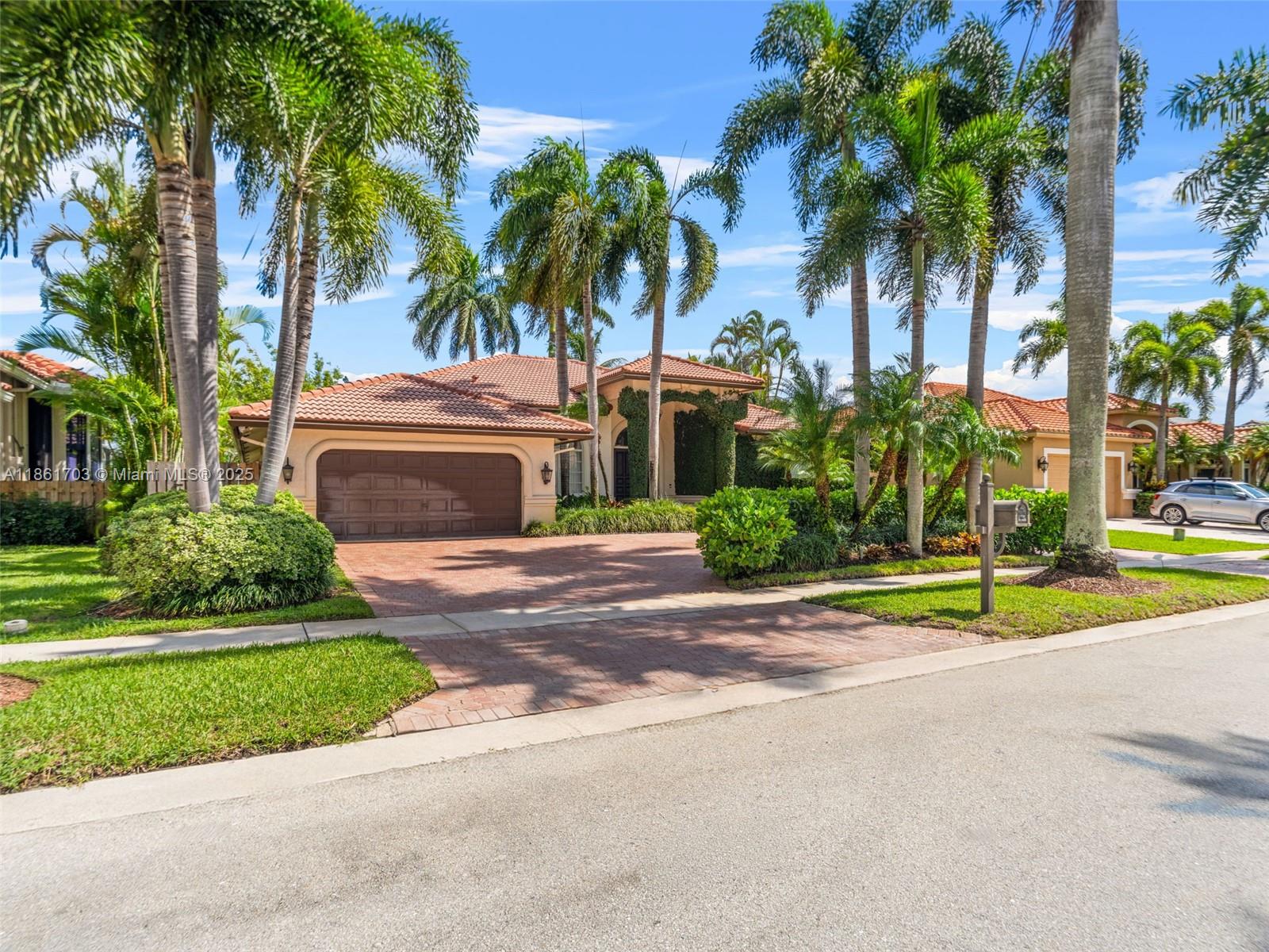 10915 NW 2nd St, Plantation FL 33324