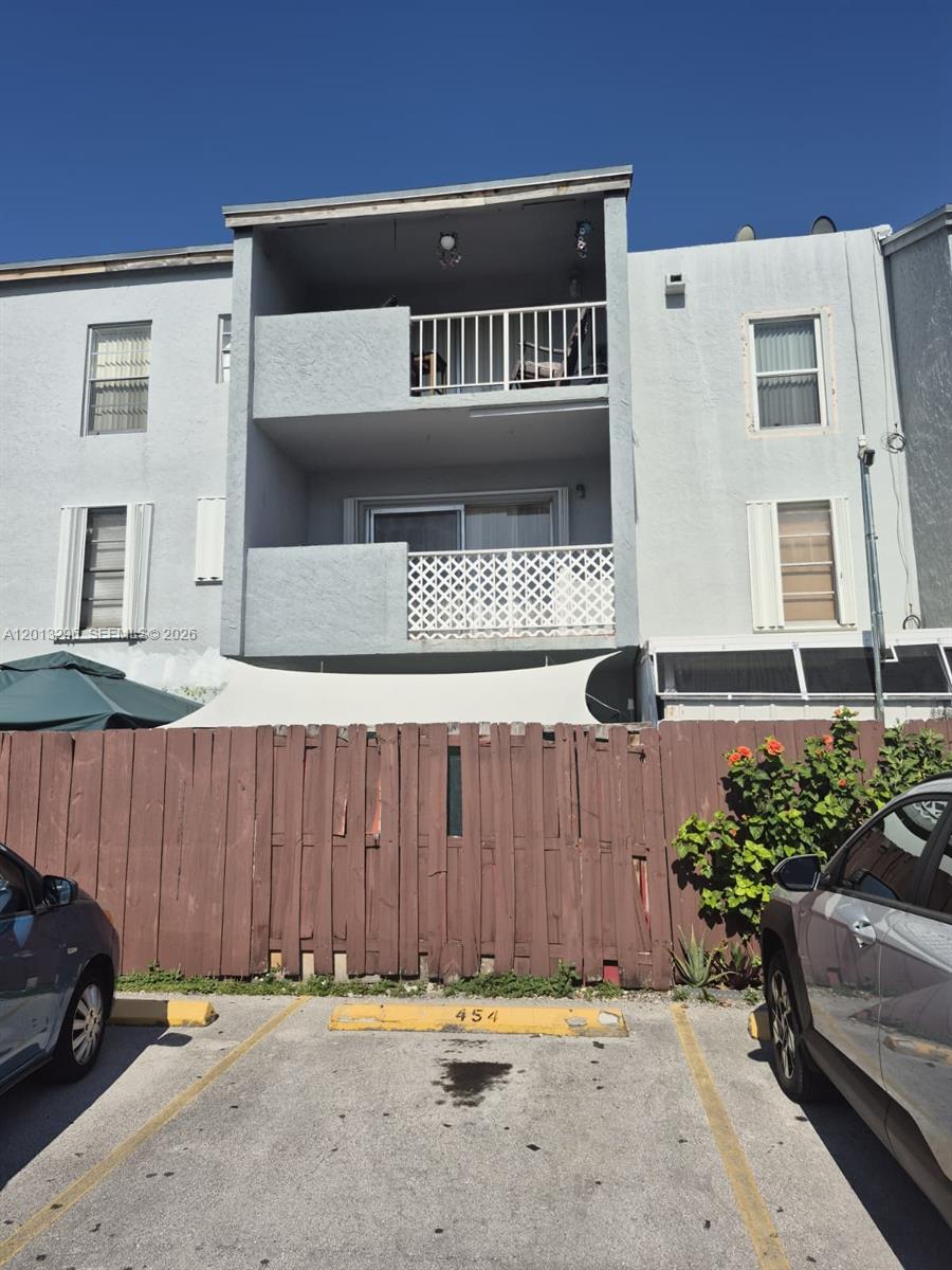 1735 W 60th St # M329, Hialeah FL 33012