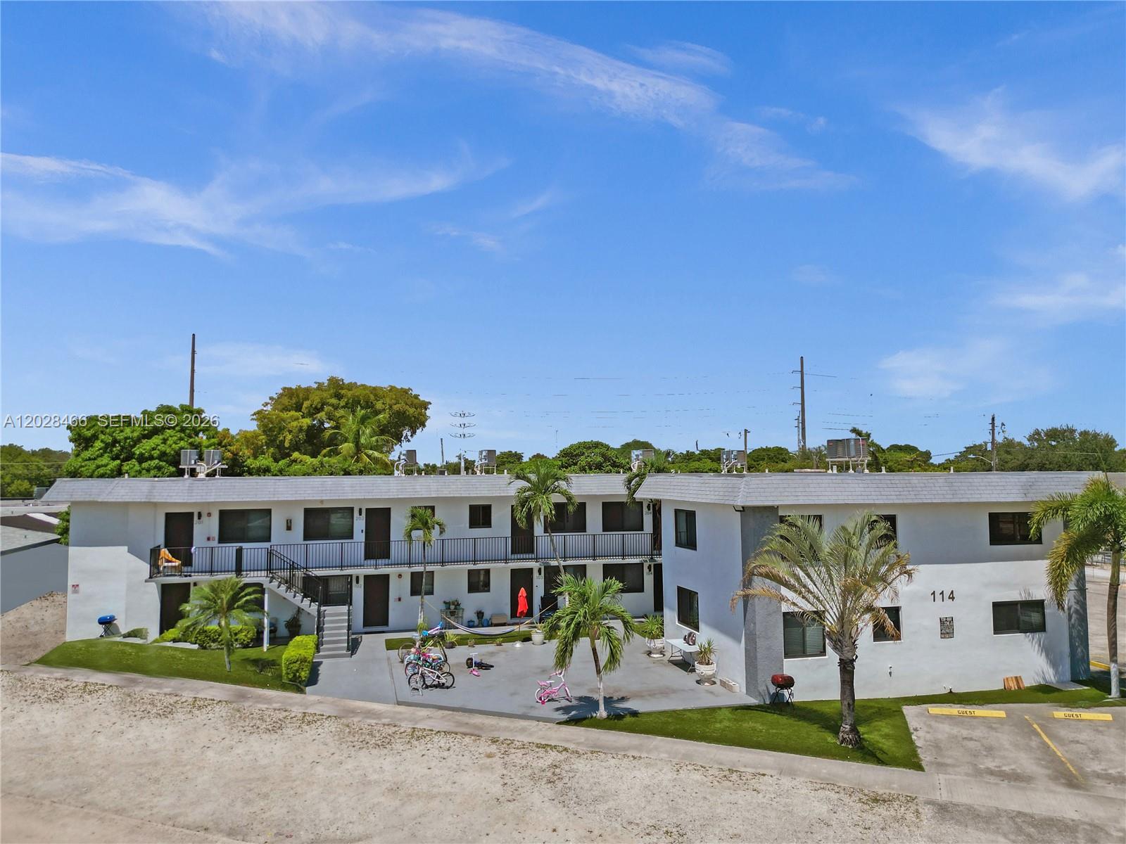 114 SE 8th St # 105, Hallandale Beach FL 33009