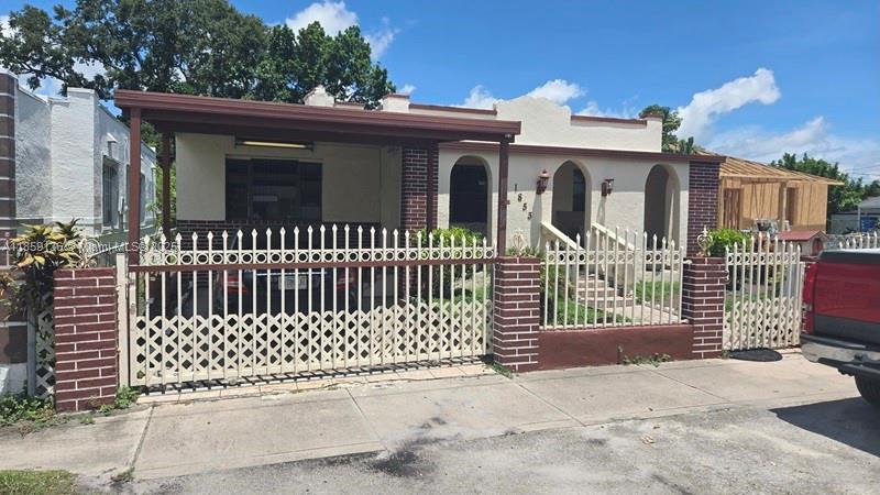 1853 NW 47th St, Miami FL 33142