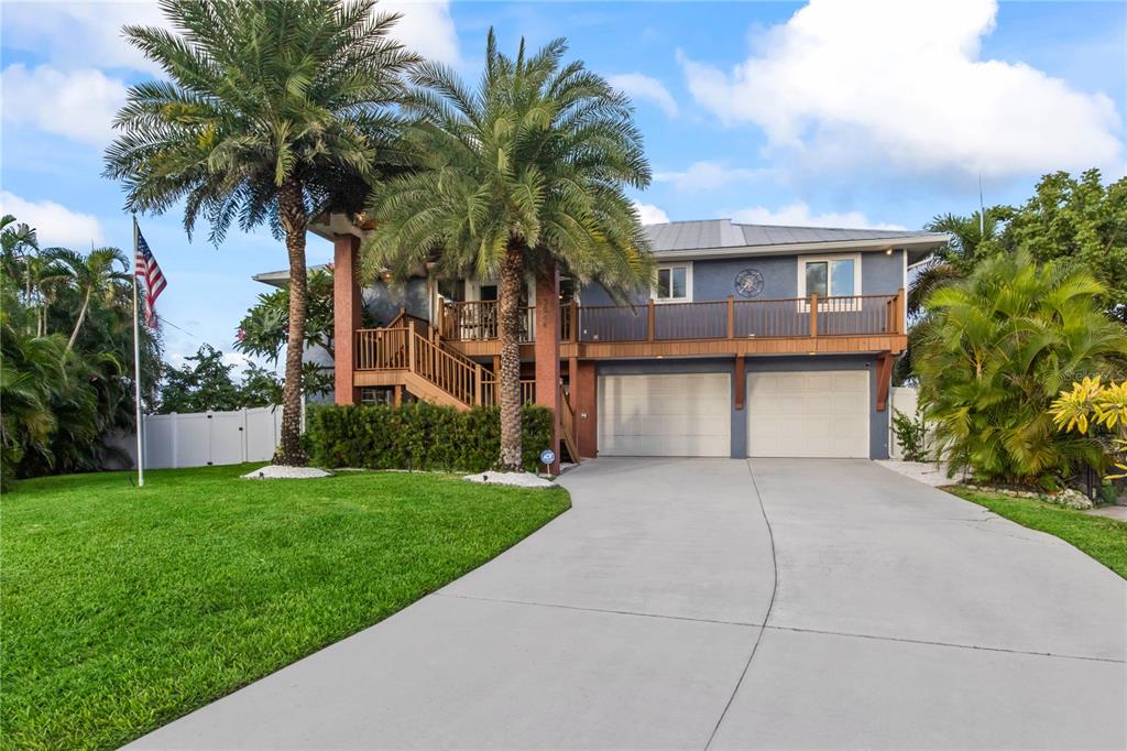 3544 RUBY AVE, ST JAMES CITY, FL — photo 5 of 30