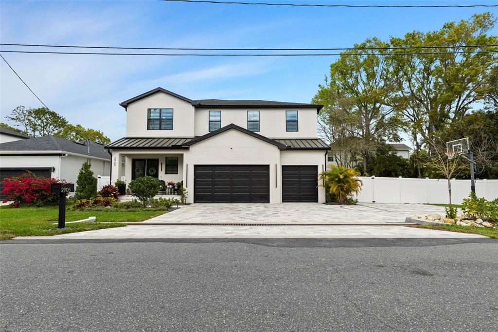 2905 W LEILA AVENUE