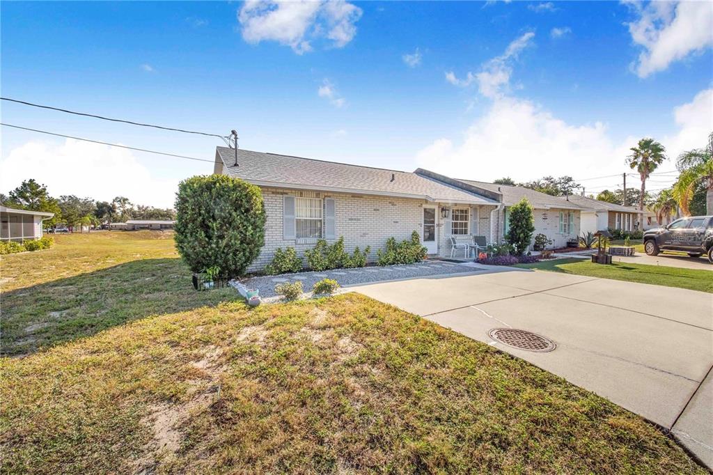 1413 THOUSAND ROSES DRIVE S, LAKE WALES, FL — photo 2 of 24