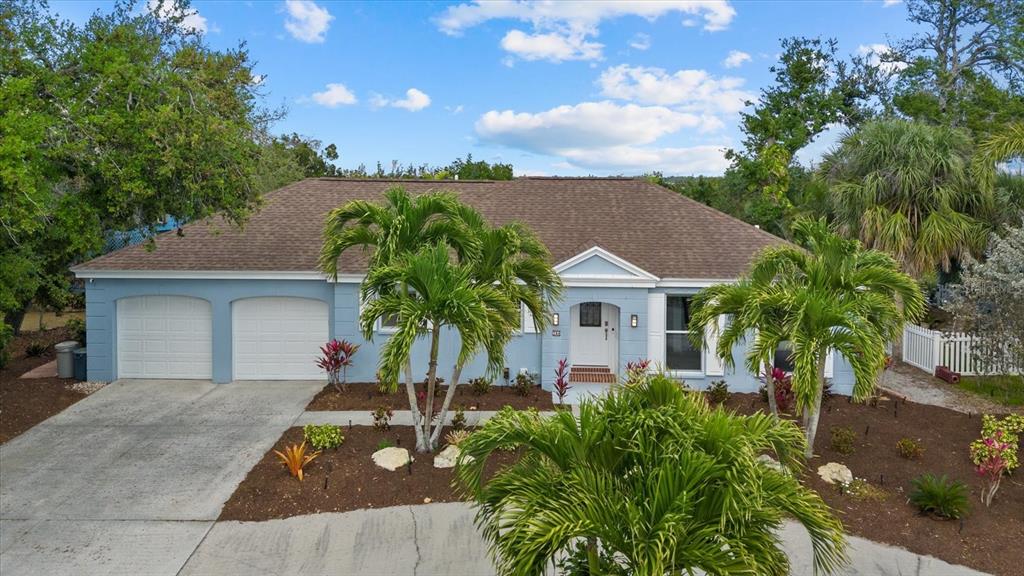 704 TROPICAL CIRCLE