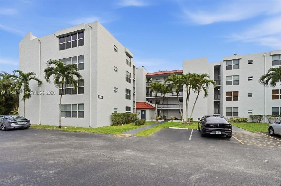 9421 Evergreen Pl # 103, Davie FL 33324