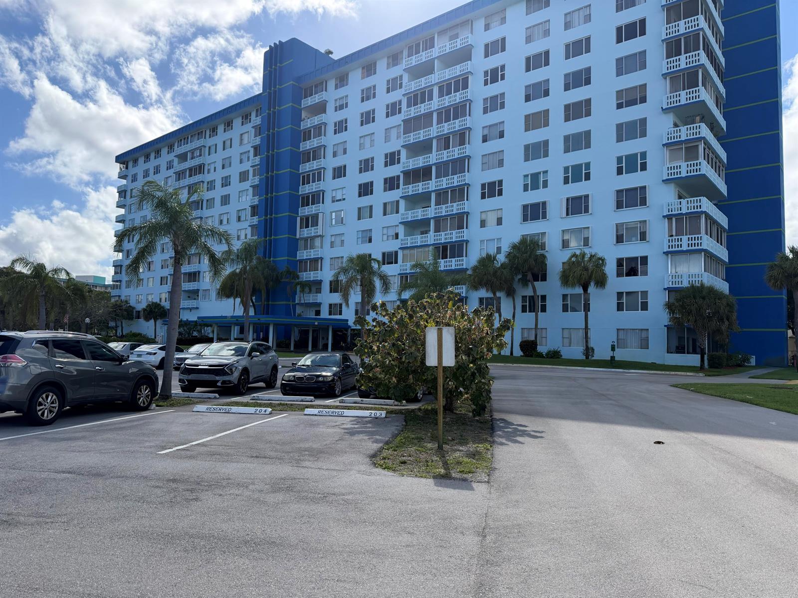 4001 Hillcrest Drive # 510, Hollywood FL 33021