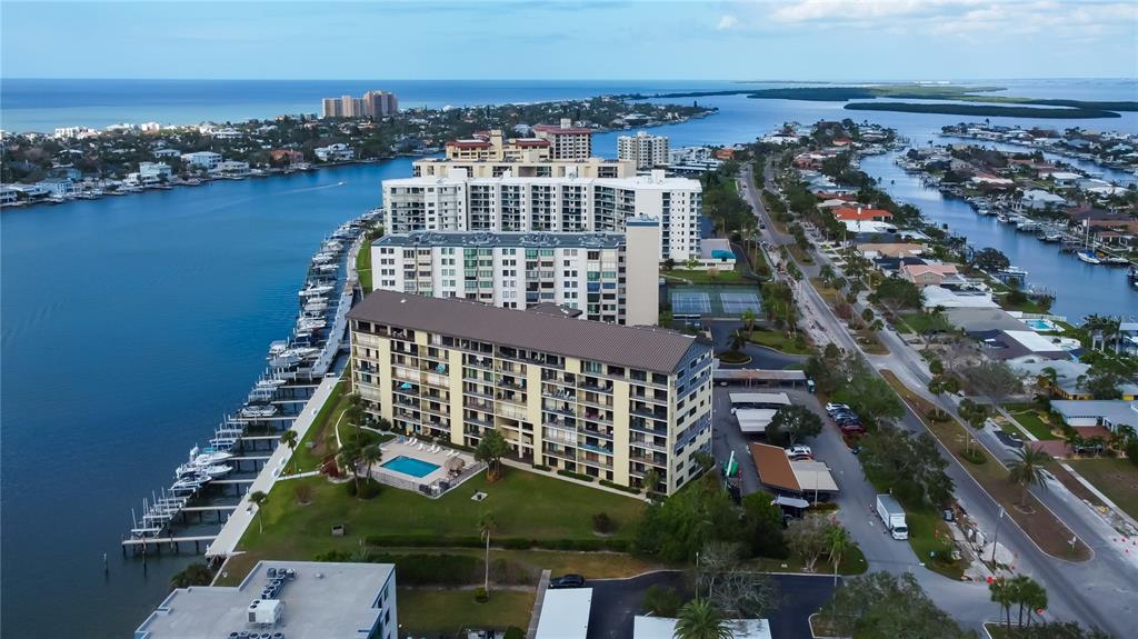 650 ISLAND WAY UNIT 206