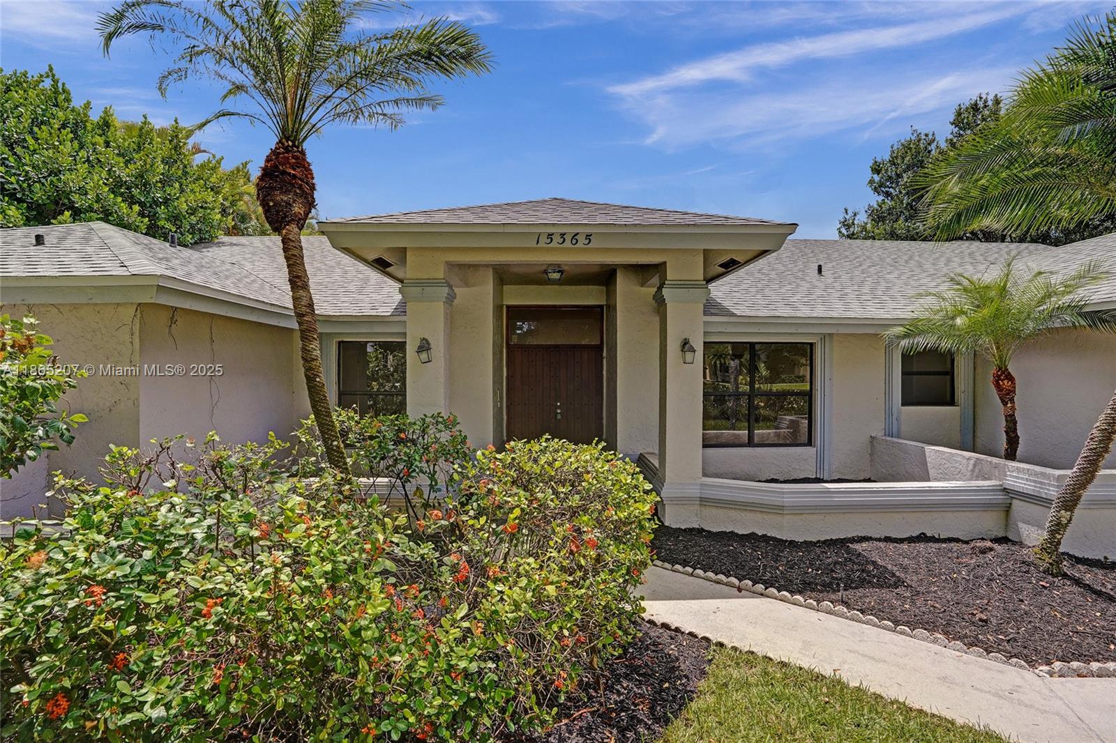 15365 Meadow Wood Dr, Wellington FL 33414