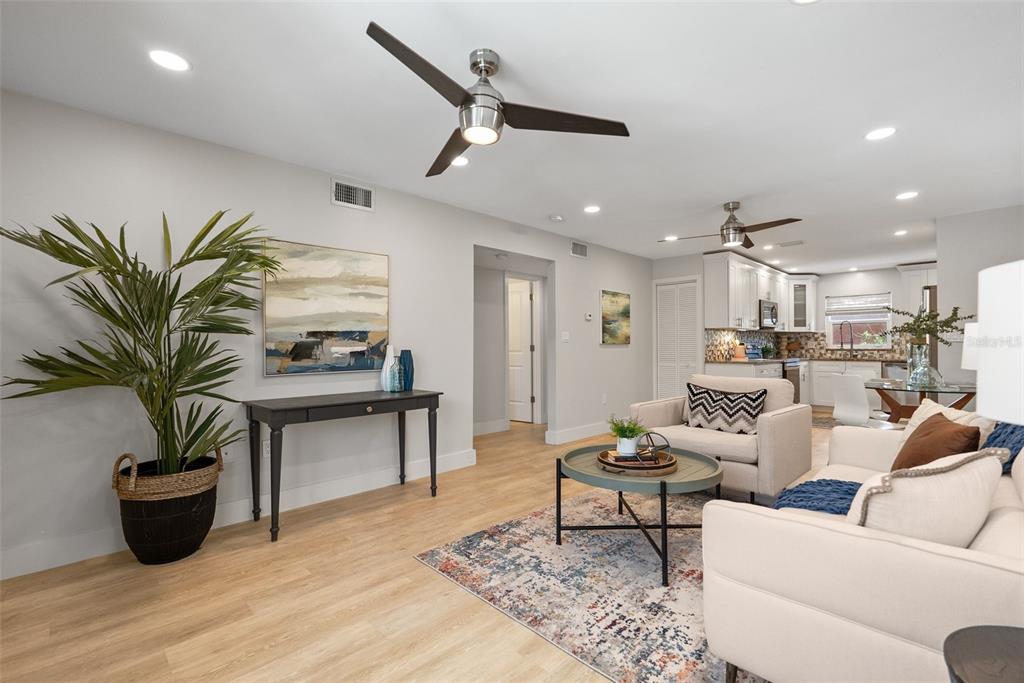 506 71ST AVE UNIT 7, ST PETE BEACH, FL — photo 4 of 30