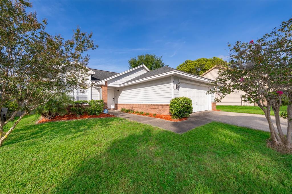 6512 GROSVENOR LANE