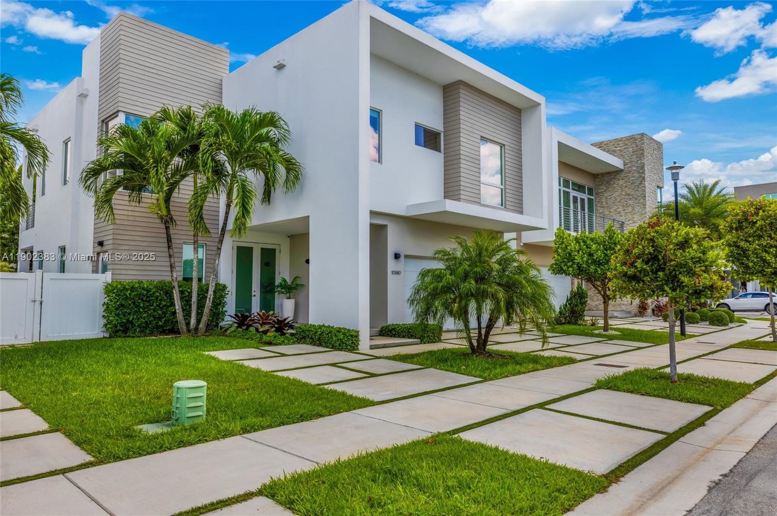 10580 NW 67th Ter, Doral FL 33178