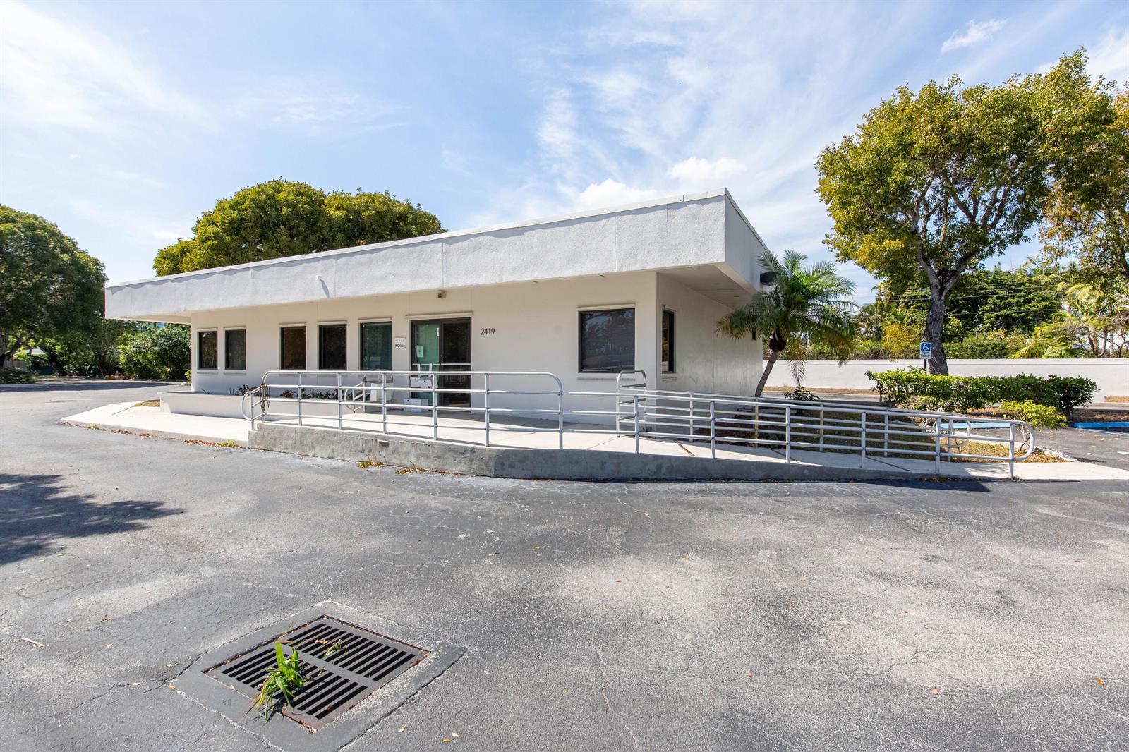 2419 S Seacrest Boulevard, Boynton Beach FL 33435